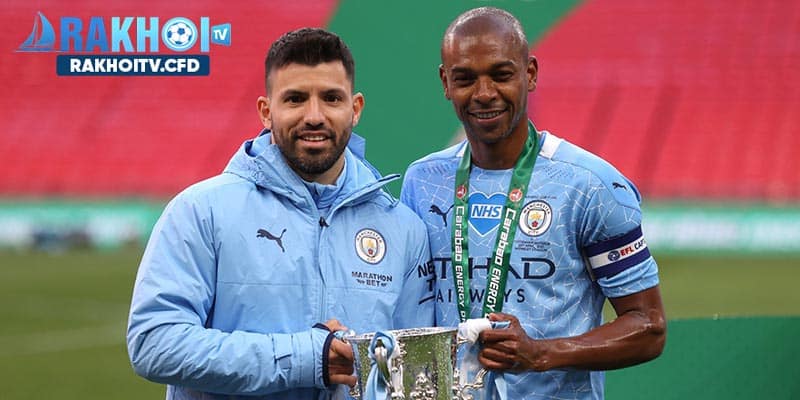 2 cựu cầu thủ Man City Aguero và Fenandinho đang sở hữu số lần vô địch League Cup nhiều nhất